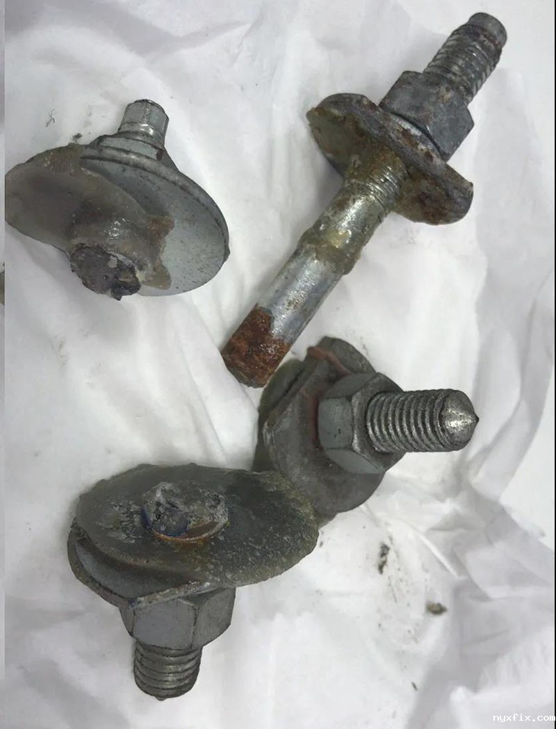 货架地坪螺栓断裂